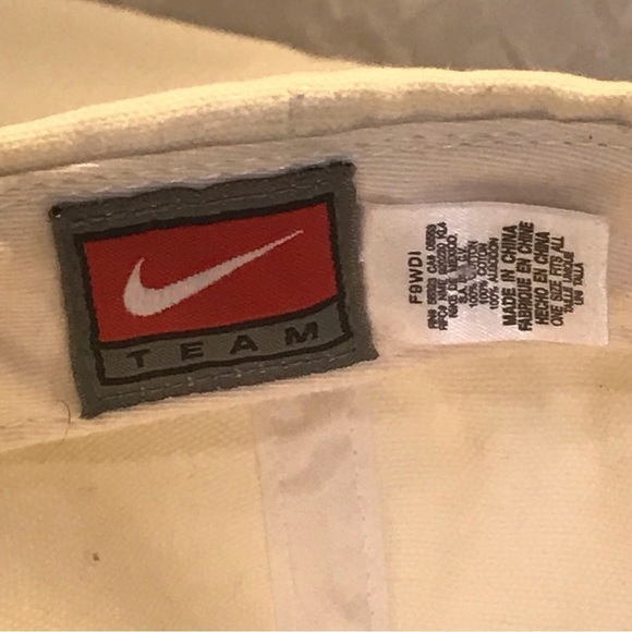 Nike University of Kentucky Adjustable Ball Cap - Picture 2 of 16